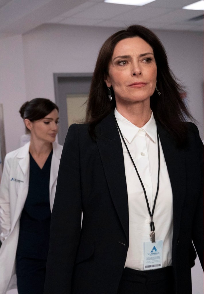  Dr. Veronica Fuentes (Michelle Forbes)